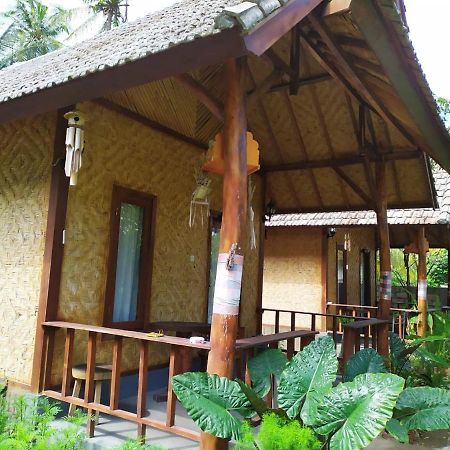نوسا بينيدا Full Moon Hostel المظهر الخارجي الصورة