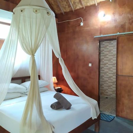 نوسا بينيدا Full Moon Hostel المظهر الخارجي الصورة