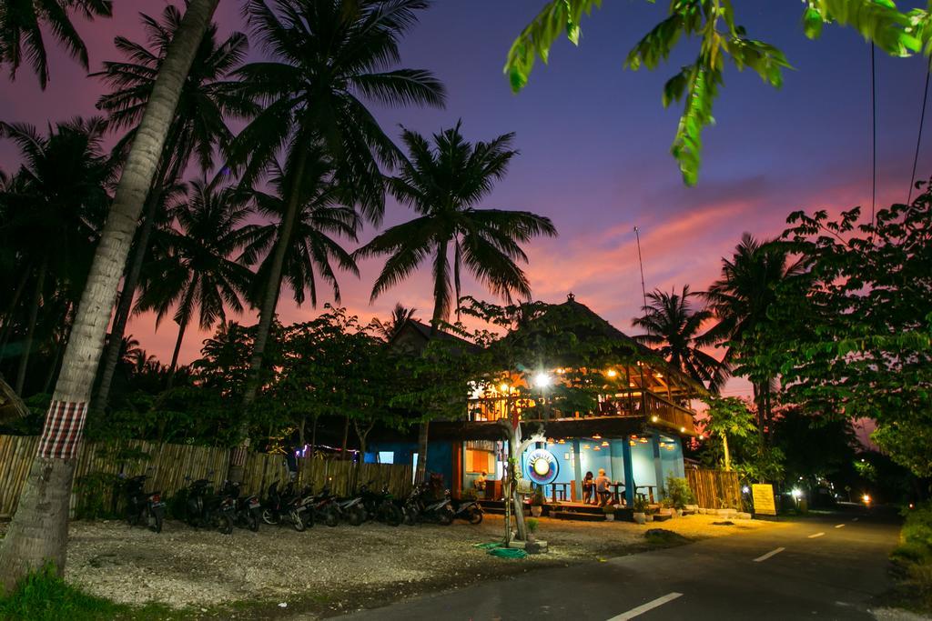 نوسا بينيدا Full Moon Hostel المظهر الخارجي الصورة