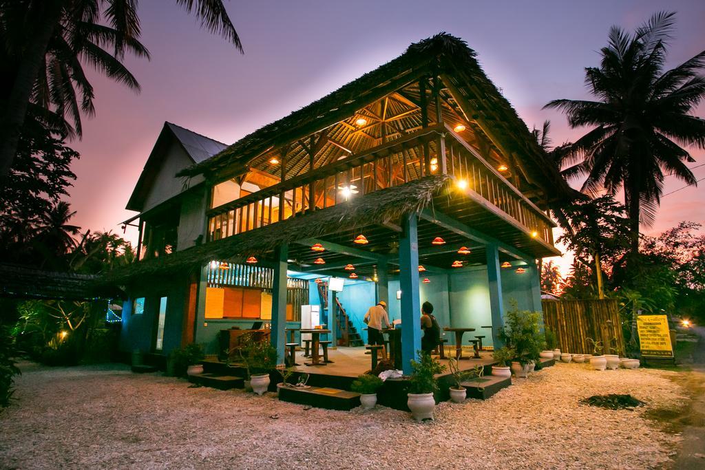 نوسا بينيدا Full Moon Hostel المظهر الخارجي الصورة