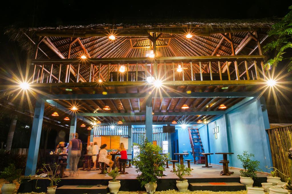 نوسا بينيدا Full Moon Hostel المظهر الخارجي الصورة