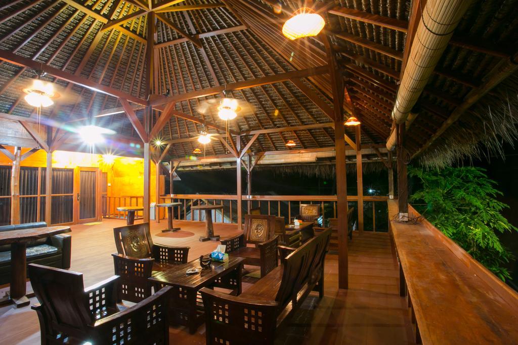 نوسا بينيدا Full Moon Hostel المظهر الخارجي الصورة