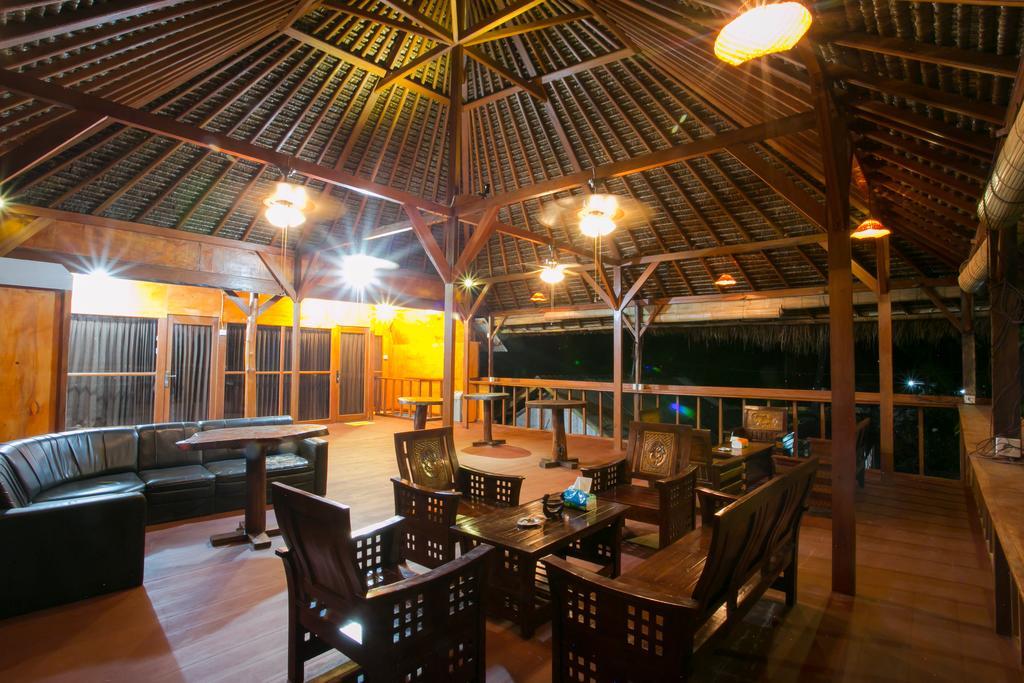 نوسا بينيدا Full Moon Hostel المظهر الخارجي الصورة