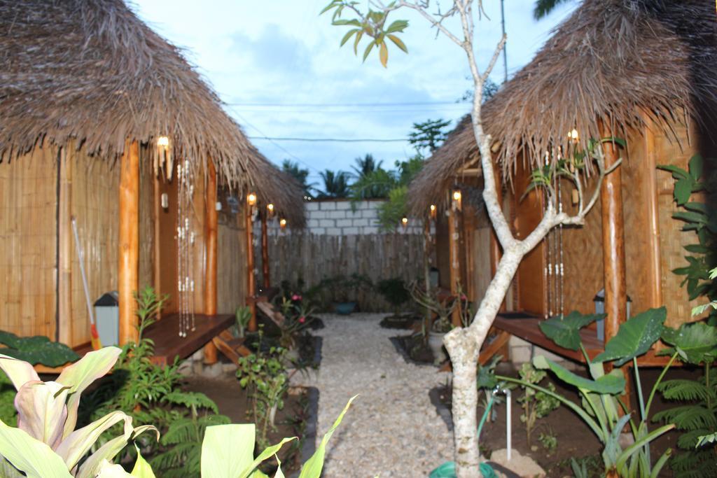 نوسا بينيدا Full Moon Hostel المظهر الخارجي الصورة