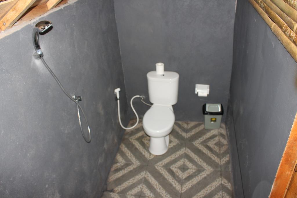 نوسا بينيدا Full Moon Hostel المظهر الخارجي الصورة