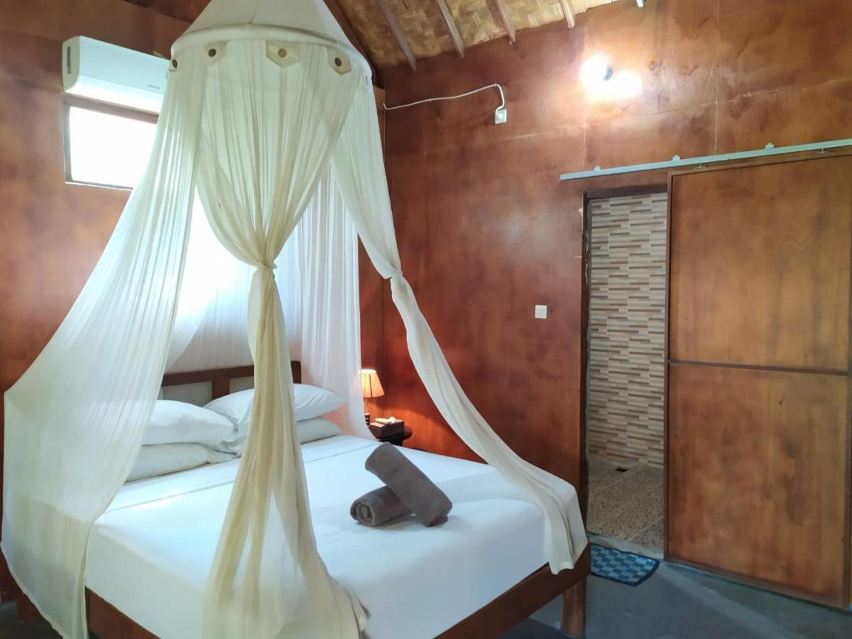 نوسا بينيدا Full Moon Hostel المظهر الخارجي الصورة